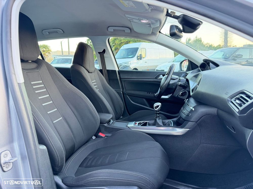 Peugeot 308 1.6 e-HDi Allure - 26