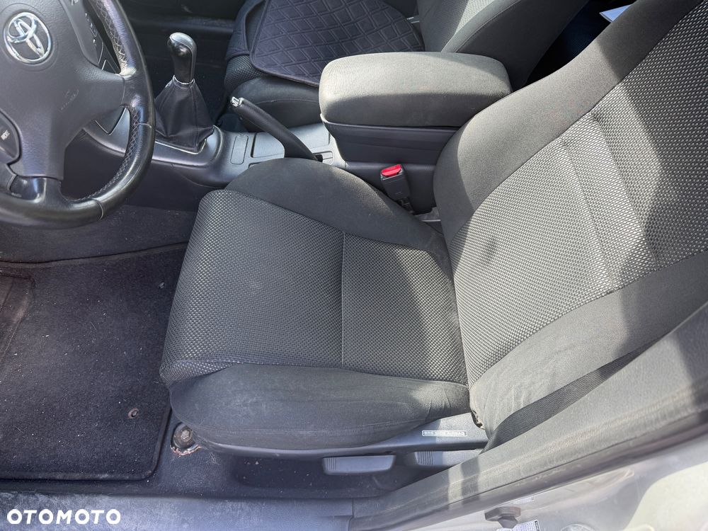 Toyota Avensis - 3