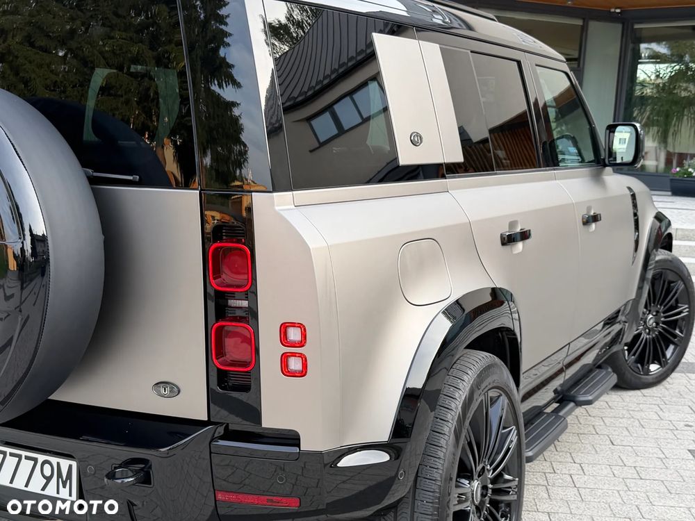 Land Rover Defender 3.0 D300 mHEV X-Dynamic SE - 35