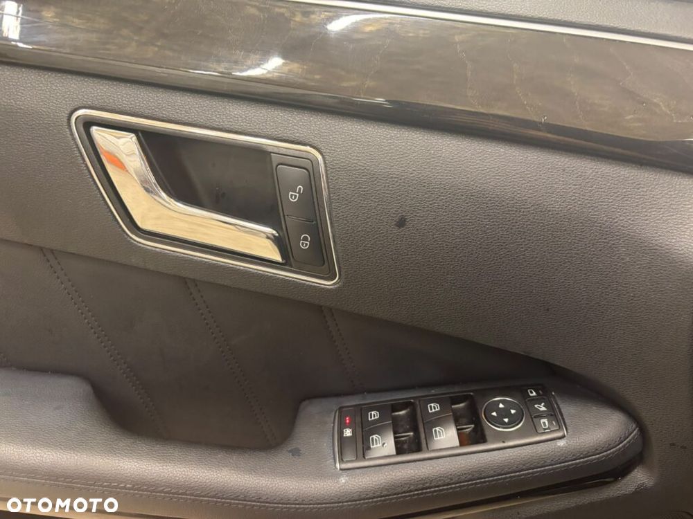 Mercedes-Benz E-Class 2010 photo 5