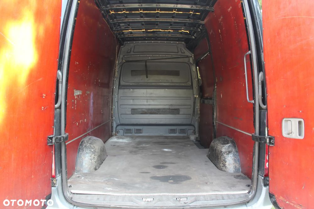 Mercedes-Benz Sprinter - 10