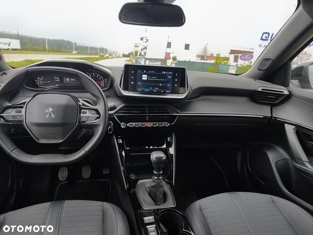 Peugeot 2008 - 11