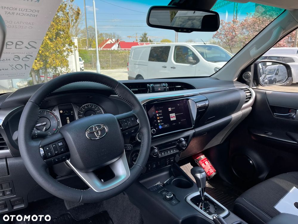 Toyota Hilux 2.8 D-4D Double Cab Invincible Sport 4x4 - 22