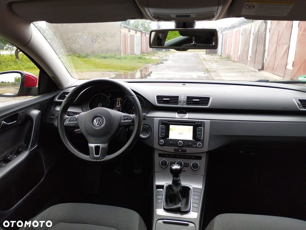 Volkswagen Passat 2.0 Blue TDI SCR Comfortline - 10