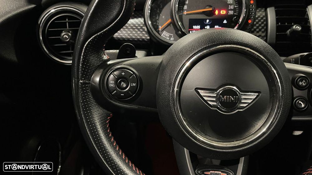 MINI 3 Portas Cooper SD Auto - 23