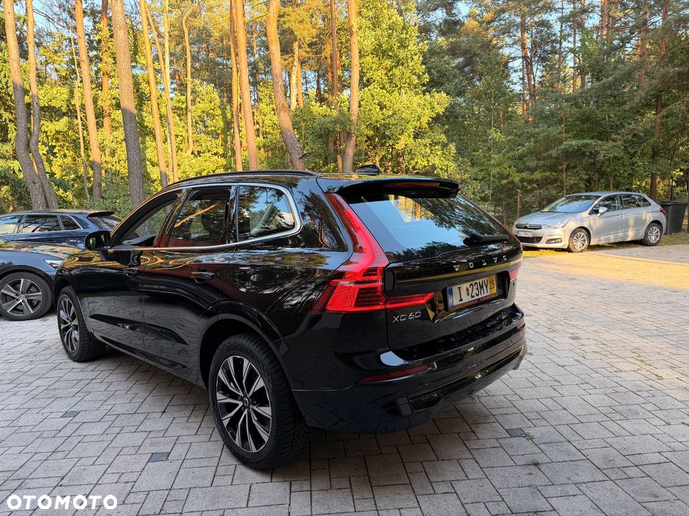 Volvo XC 60 B4 D AWD Geartronic Momentum Pro - 26