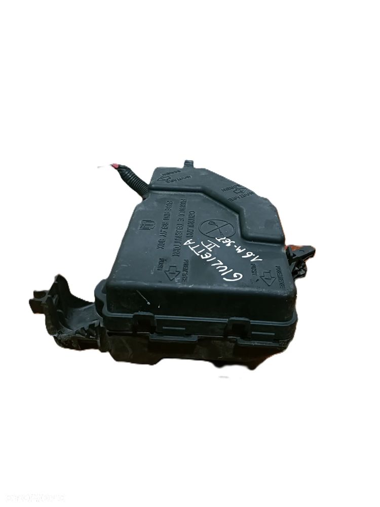 ALFA ROMEO GIULIETTA 10-20 r. 1,6 M-JET SKRZYNKA BEZPIECZNIKÓW MODUŁ OBUDOWA * - 2