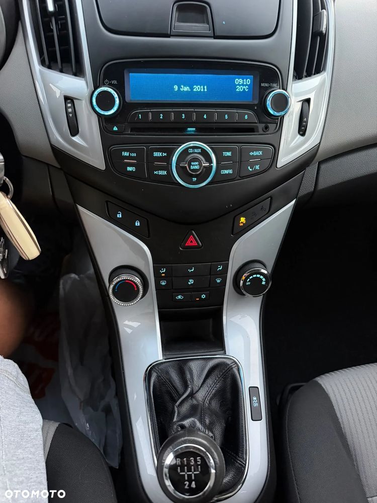 Chevrolet Cruze - 11
