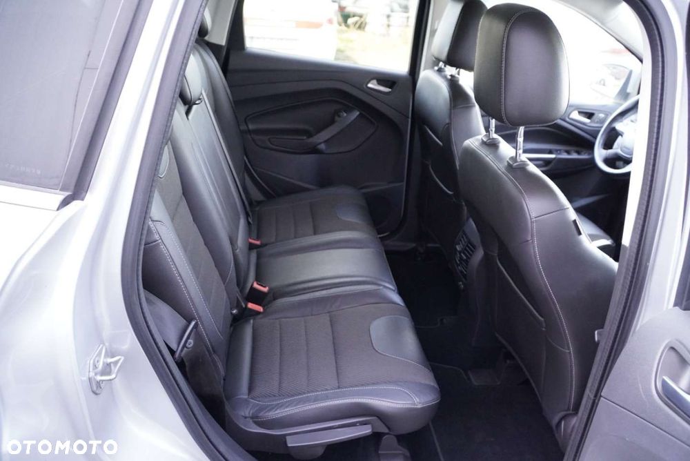 Ford Kuga 2.0 TDCi 2x4 Titanium - 12