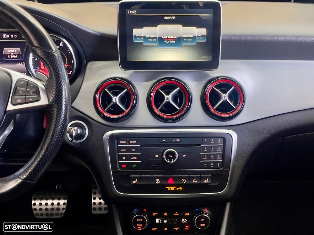 Mercedes-Benz CLA 45 AMG Shooting Brake 4-Matic - 41
