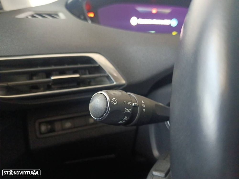 Peugeot 3008 1.6 Hybrid Allure e-EAT8 - 14
