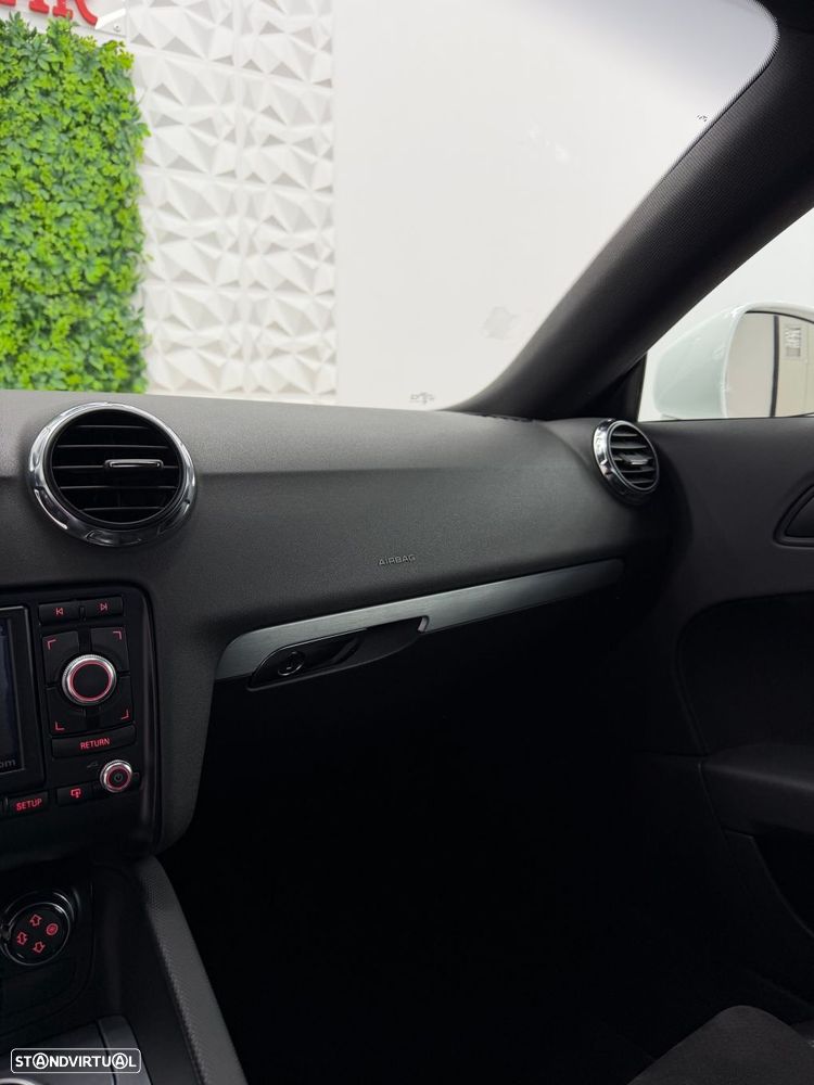 Audi TT Coupé 1.8 TFSI S-line - 11