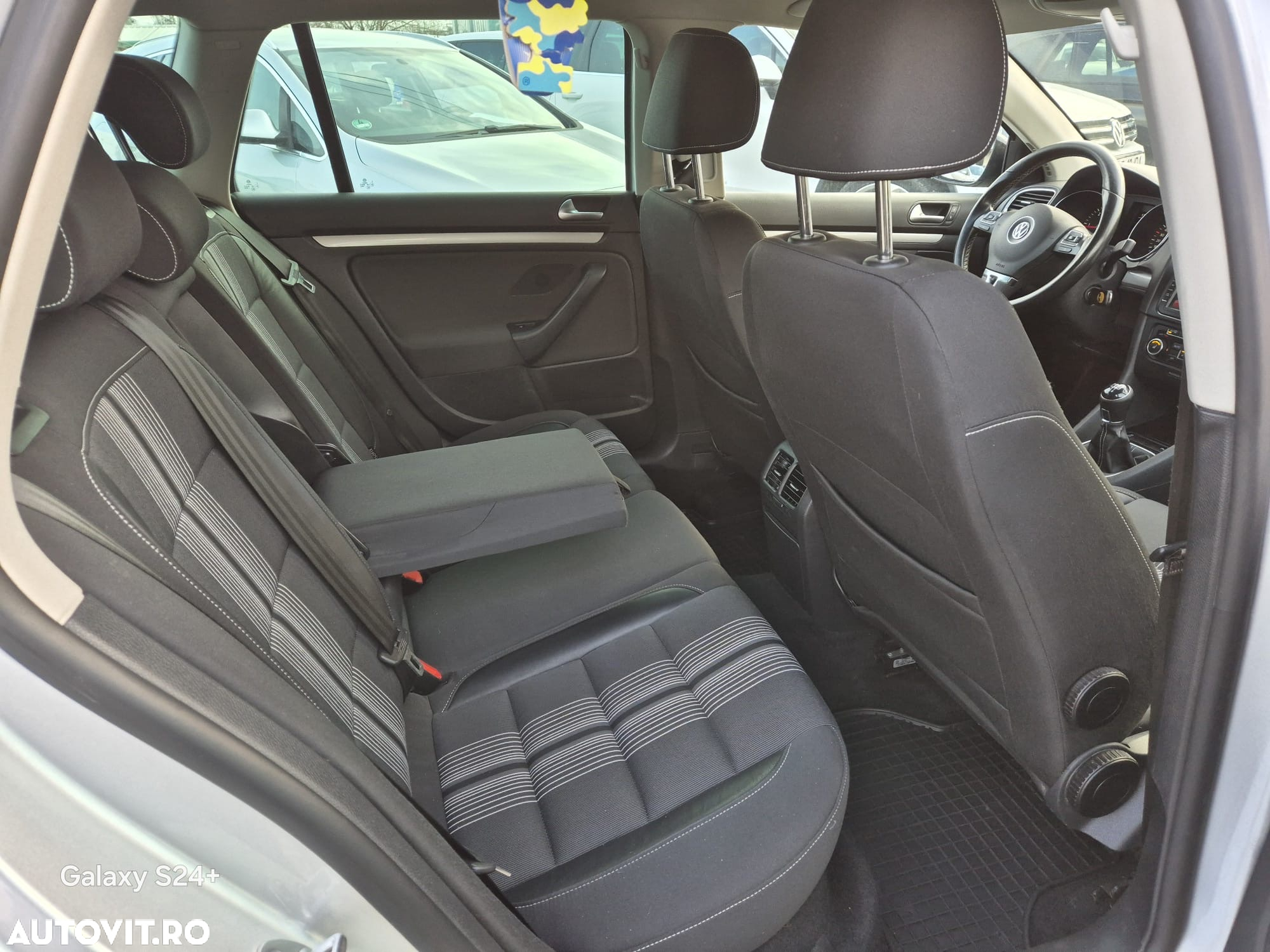 Volkswagen Golf 1.6 TDI DPF MATCH - 14