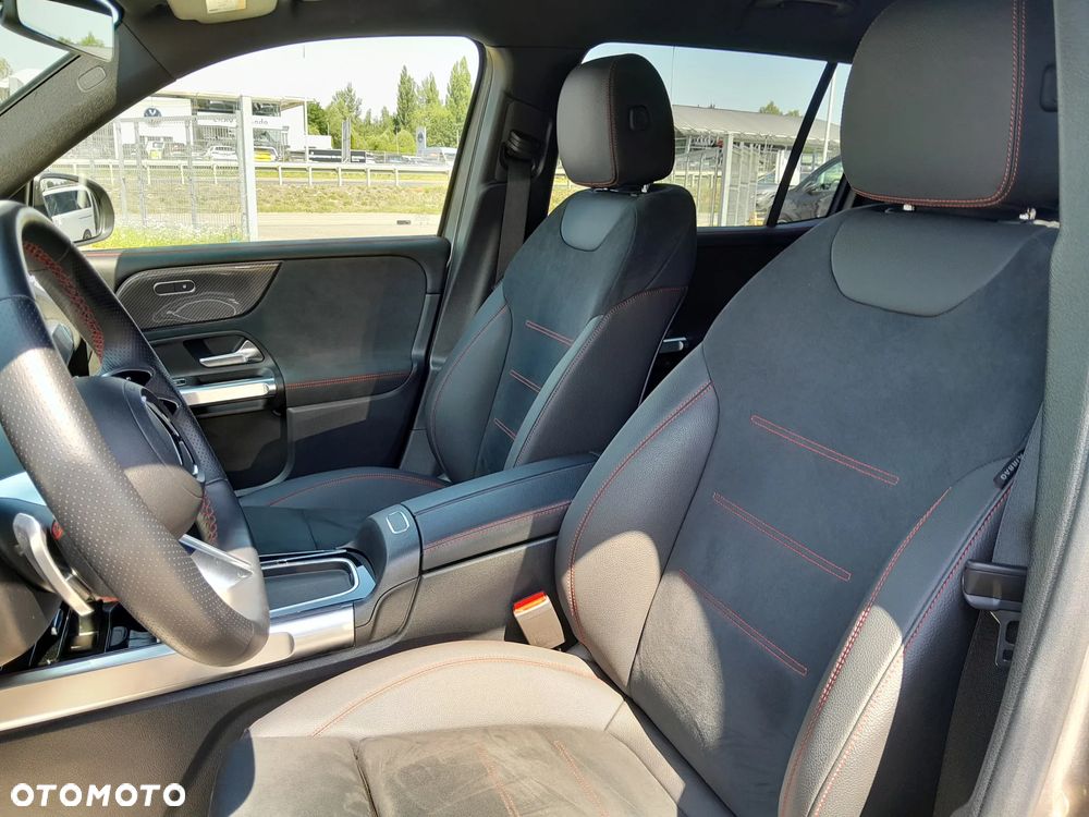 Mercedes-Benz GLB 200 AMG Line 7G-DCT - 10