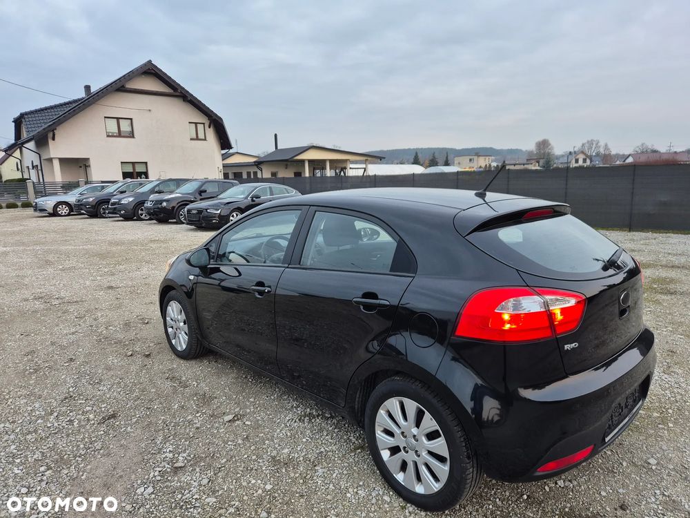 Kia Rio - 26