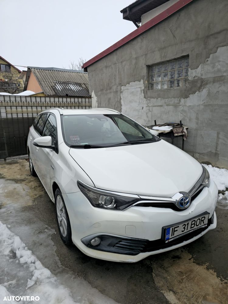 Toyota Auris 1.8 L VVT-i Luna - 4