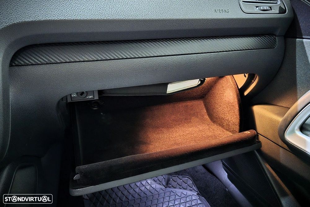 VW Scirocco 2.0 TSI BlueMotion DSG - 27