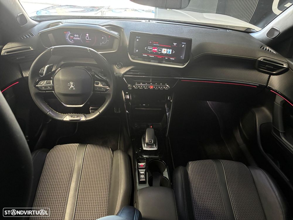 Peugeot 2008 1.2 PureTech GT EAT8 - 31