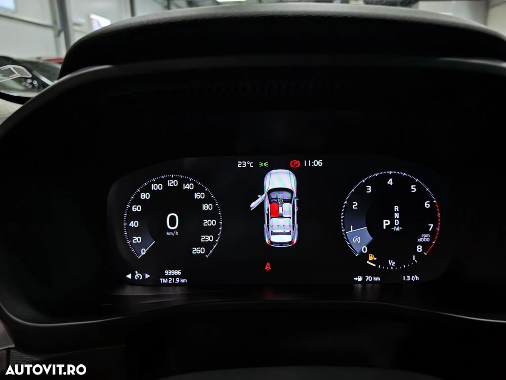 Volvo XC 40 T4 R-Design - 22