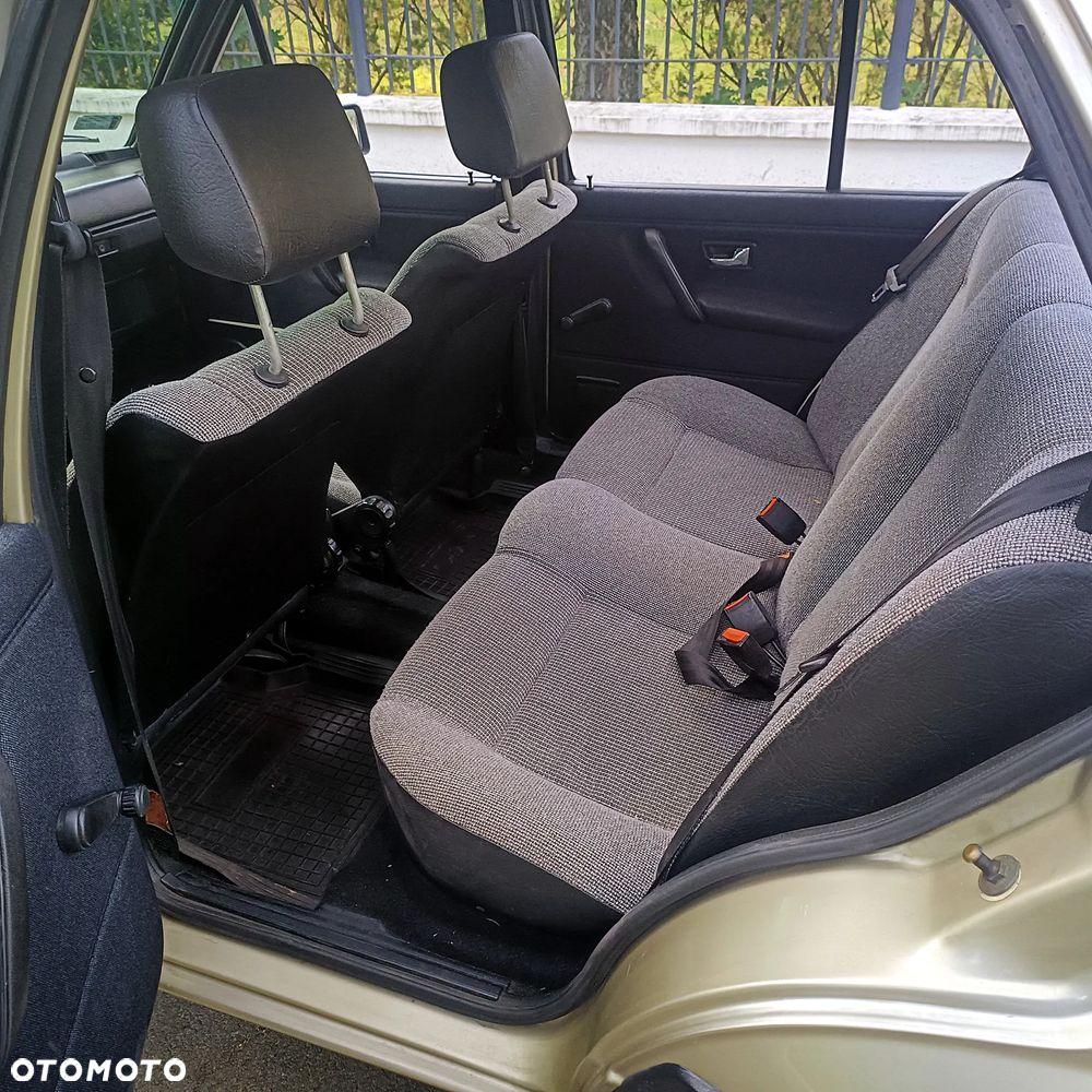 Volkswagen Jetta 1.6 CL D - 11