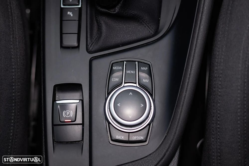 BMW X1 16 d sDrive Advantage Auto - 37
