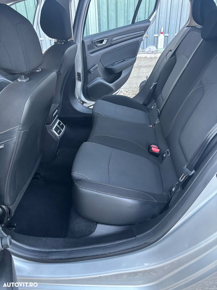 Renault Megane BLUE dCi Intens - 10