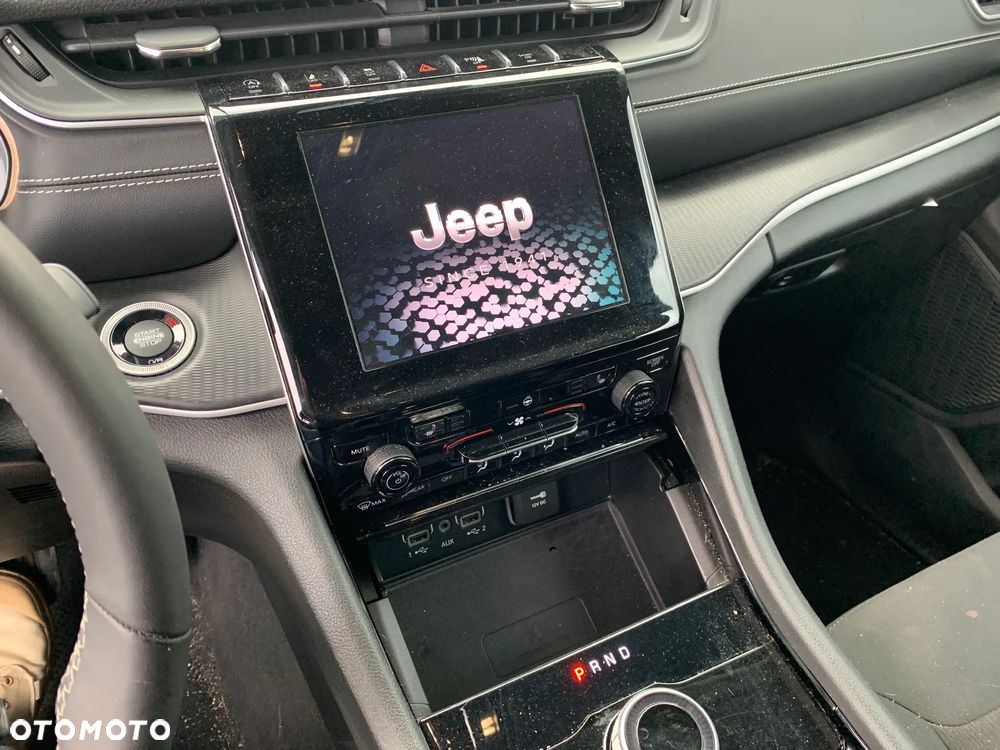 Jeep Grand Cherokee - 13