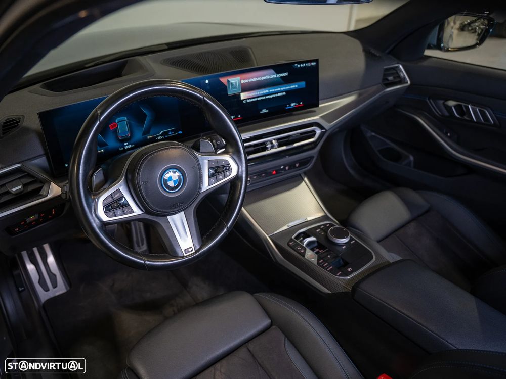 BMW 330 e Pack Desportivo M Pro Auto - 8