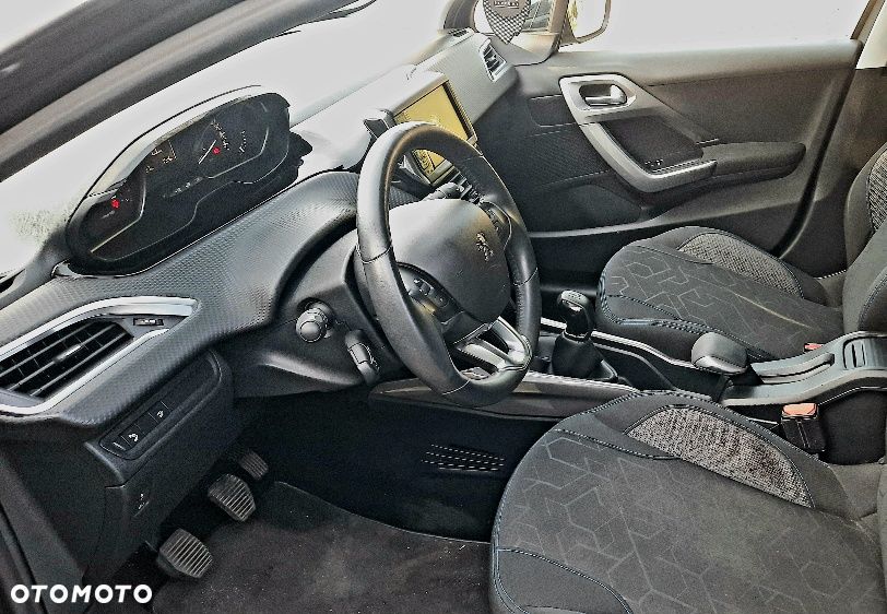 Peugeot 2008 1.2 Pure Tech Active - 9