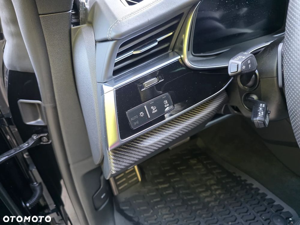 Audi Q8 - 12