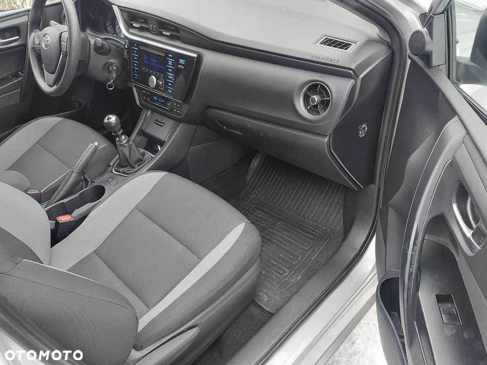 Toyota Auris 1.6 Classic Plus - 11