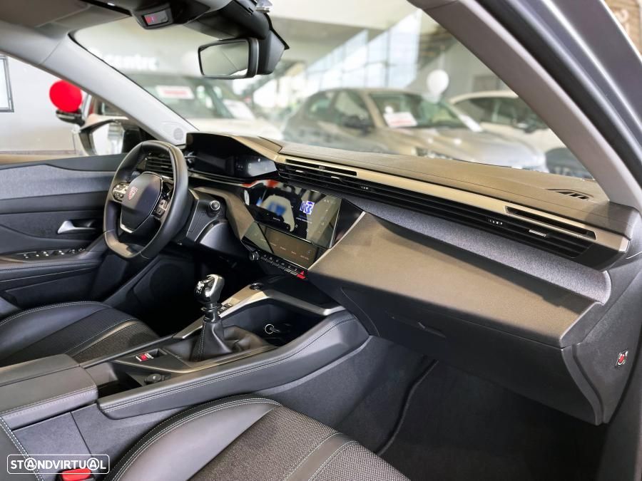 Peugeot 308 1.2 PureTech Allure Pack - 29