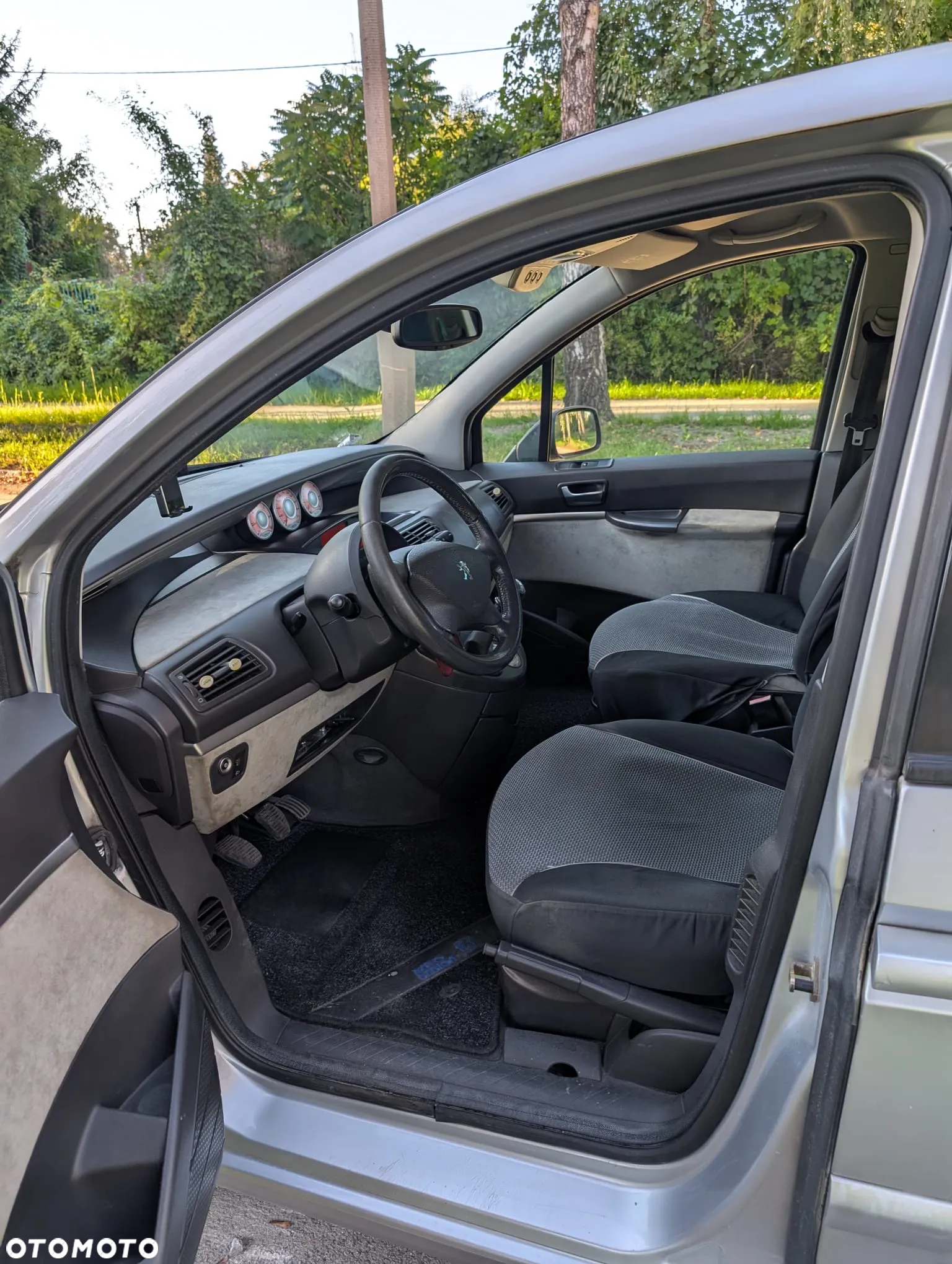 Peugeot 807 2.2 HDi ST - 10