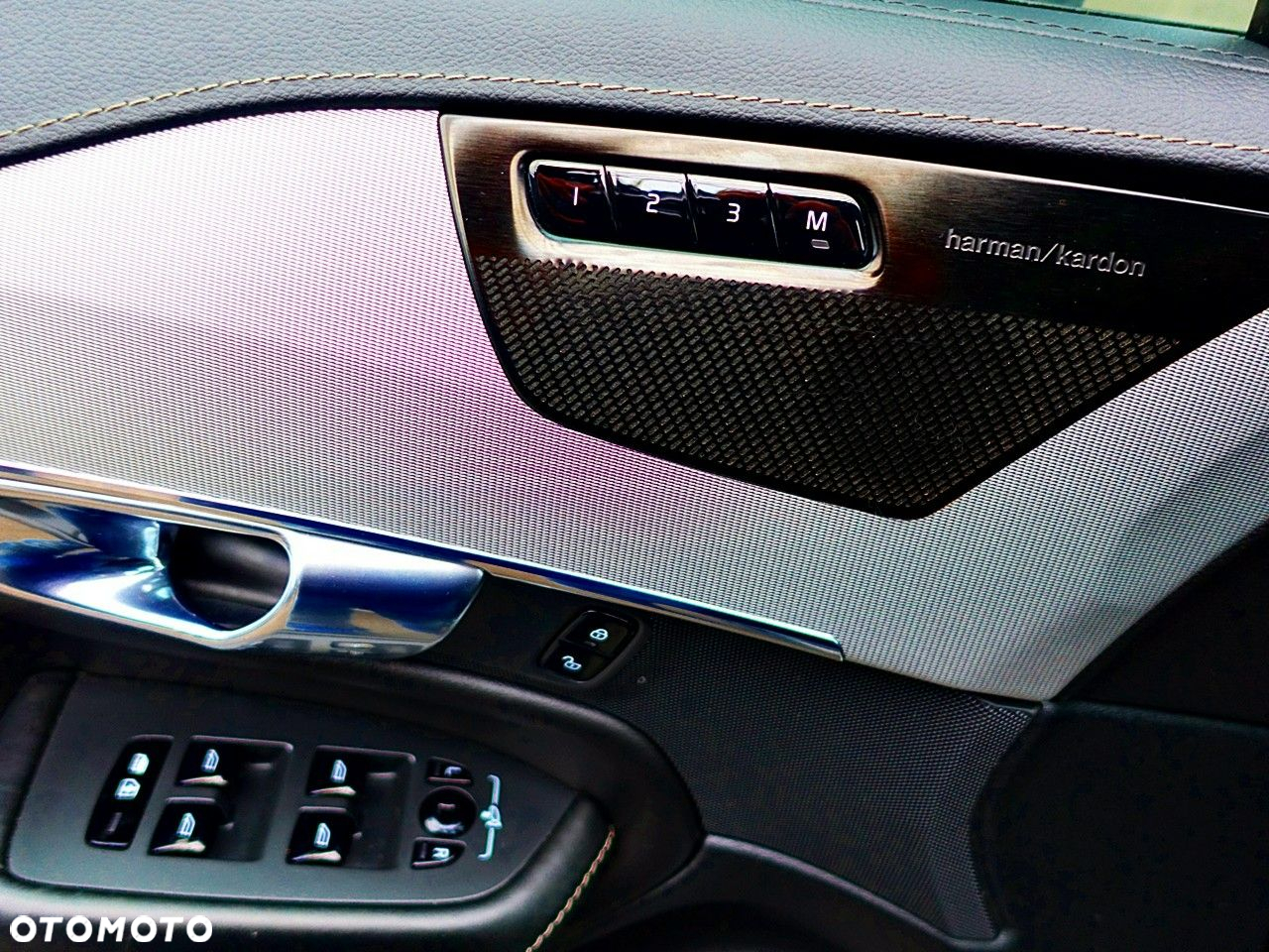 Volvo XC 90 - 22