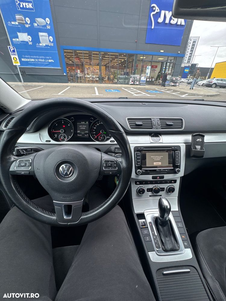 Volkswagen Passat - 12