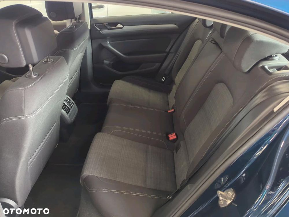 Volkswagen Passat 2.0 TDI EVO Business DSG - 9