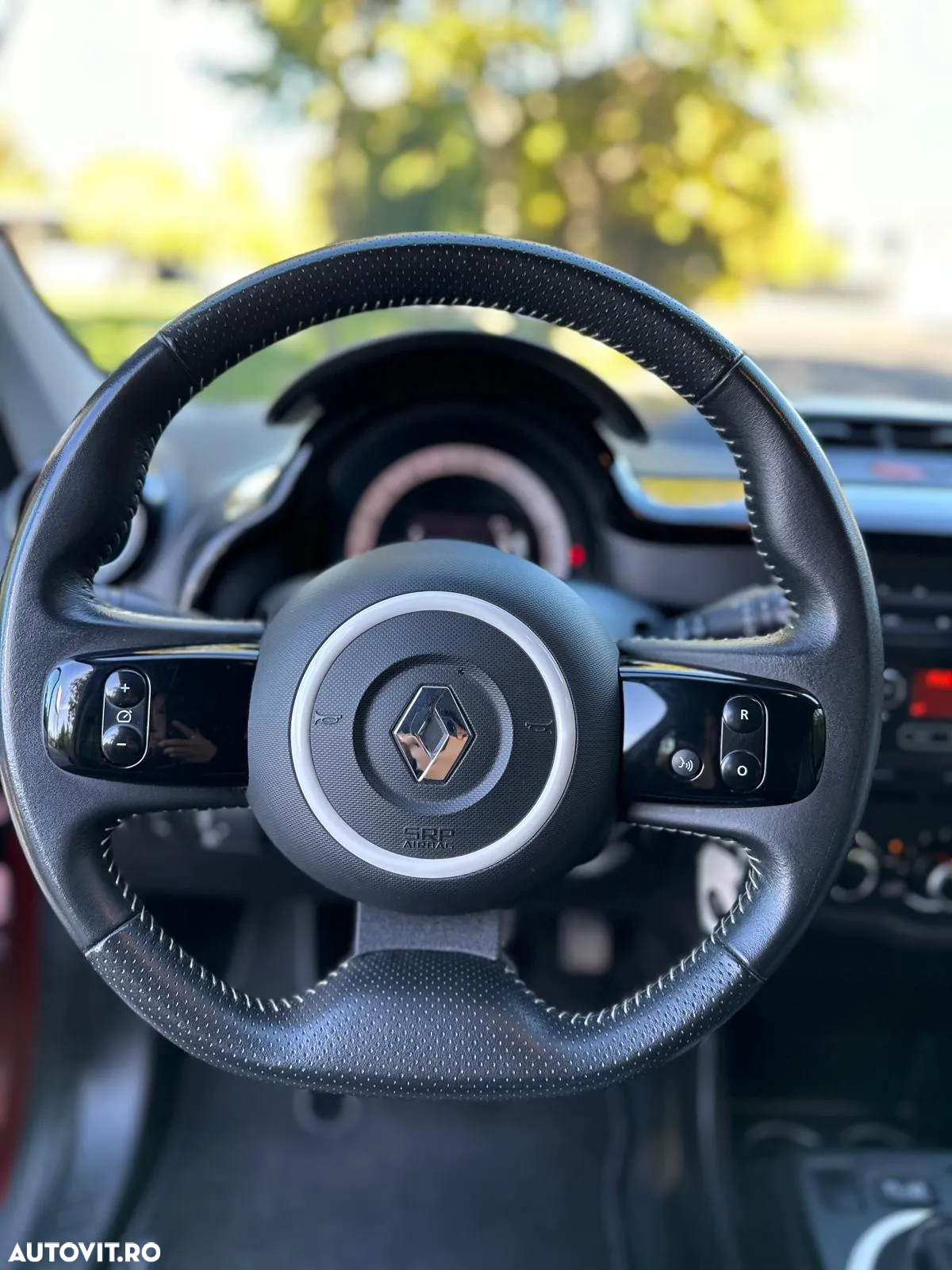 Renault Twingo SCe 75 INTENS - 11
