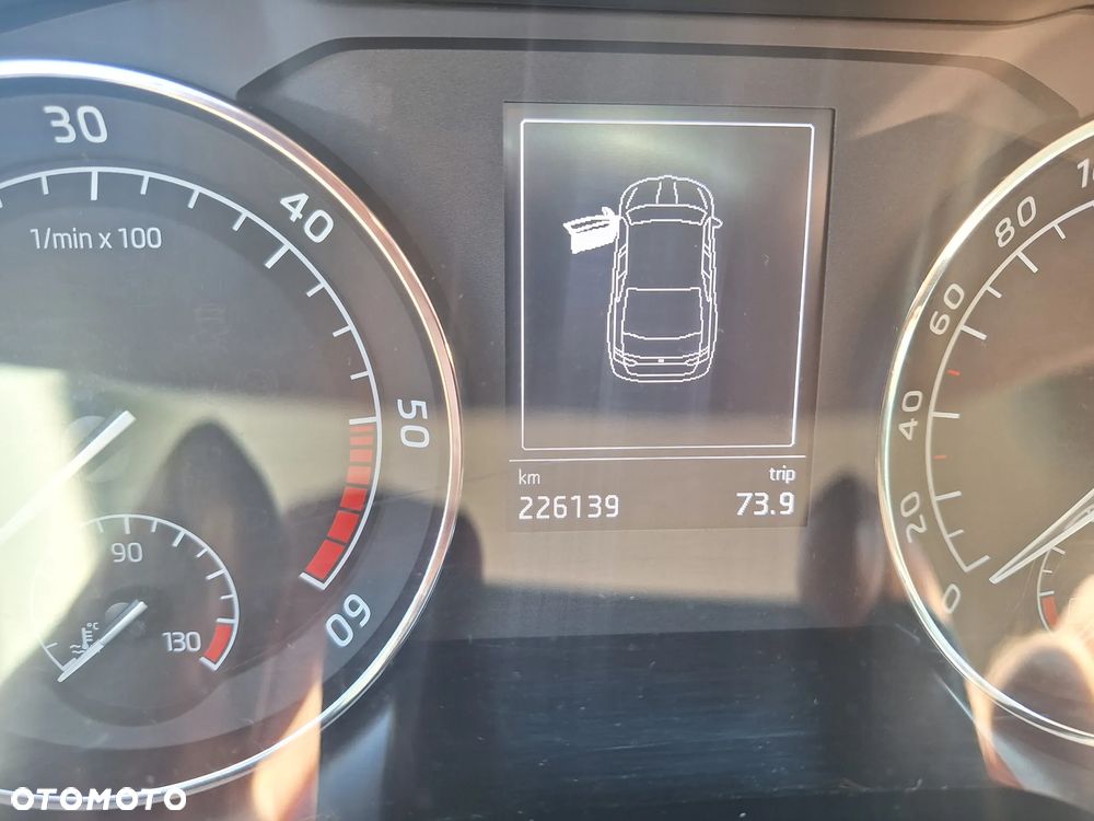 Skoda Superb 2.0 TDI Ambition DSG7 - 19