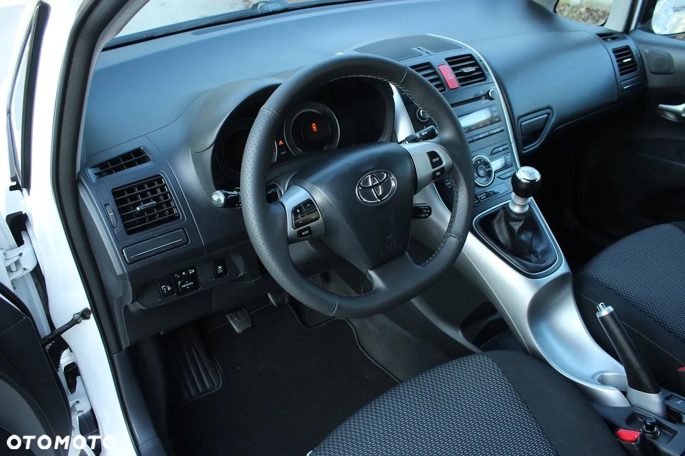 Toyota Auris 1.6 Executive - 21