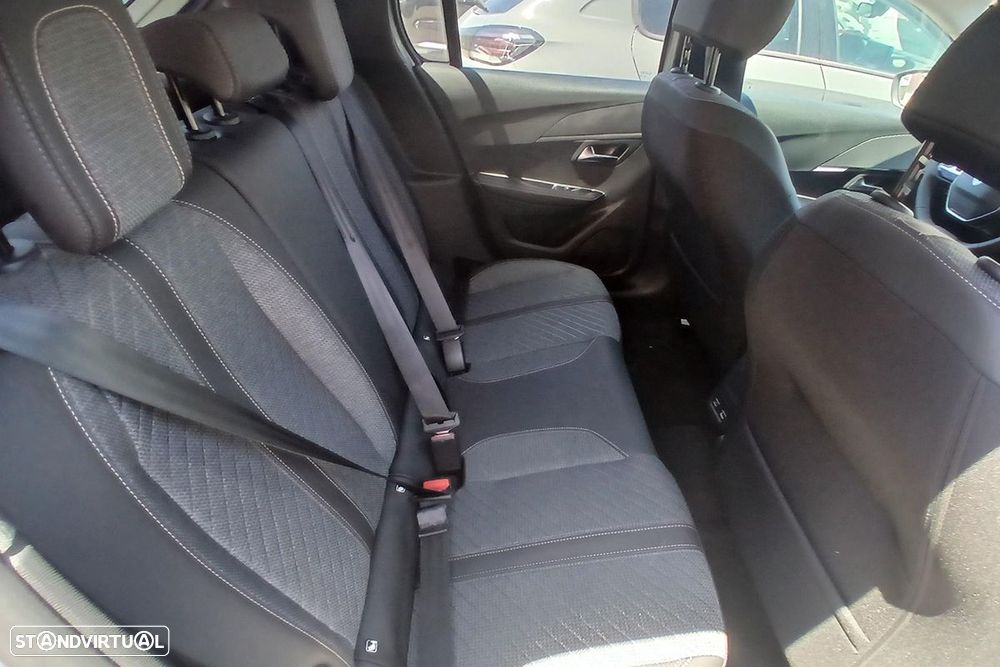 Peugeot 208 1.2 Hybrid Allure e-DCS6 - 15