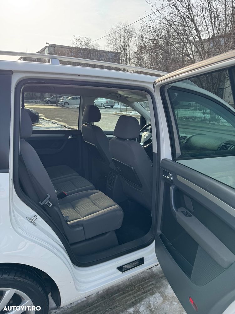 Volkswagen Touran 2.0 TDI DPF R-Line Edition - 12