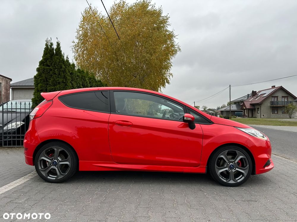 Ford Fiesta 1.6 EcoBoost ST - 12