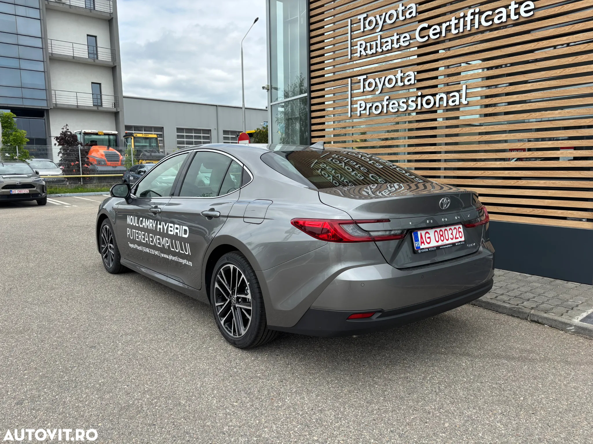 Toyota Camry 2.5 HEV Executive - 4