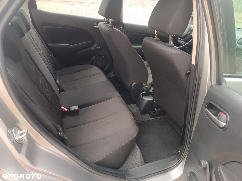 Mazda 2 - 16
