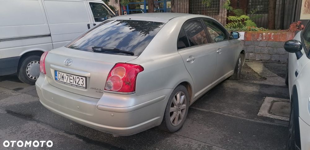 Toyota Avensis - 8