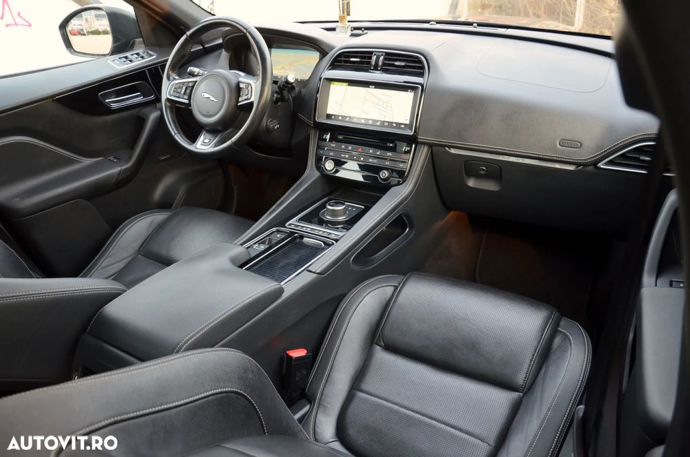 Jaguar F-Pace 20d AWD Aut. R-Sport - 17