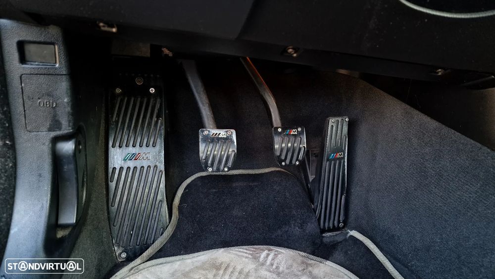 BMW 320 d Coupe Active - 15