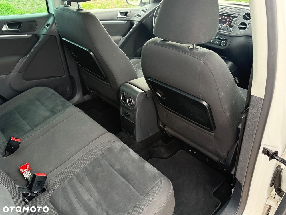 Volkswagen Tiguan 2.0 TDI DPF 4Motion BlueMotion Technology DSG Exclusive - 25