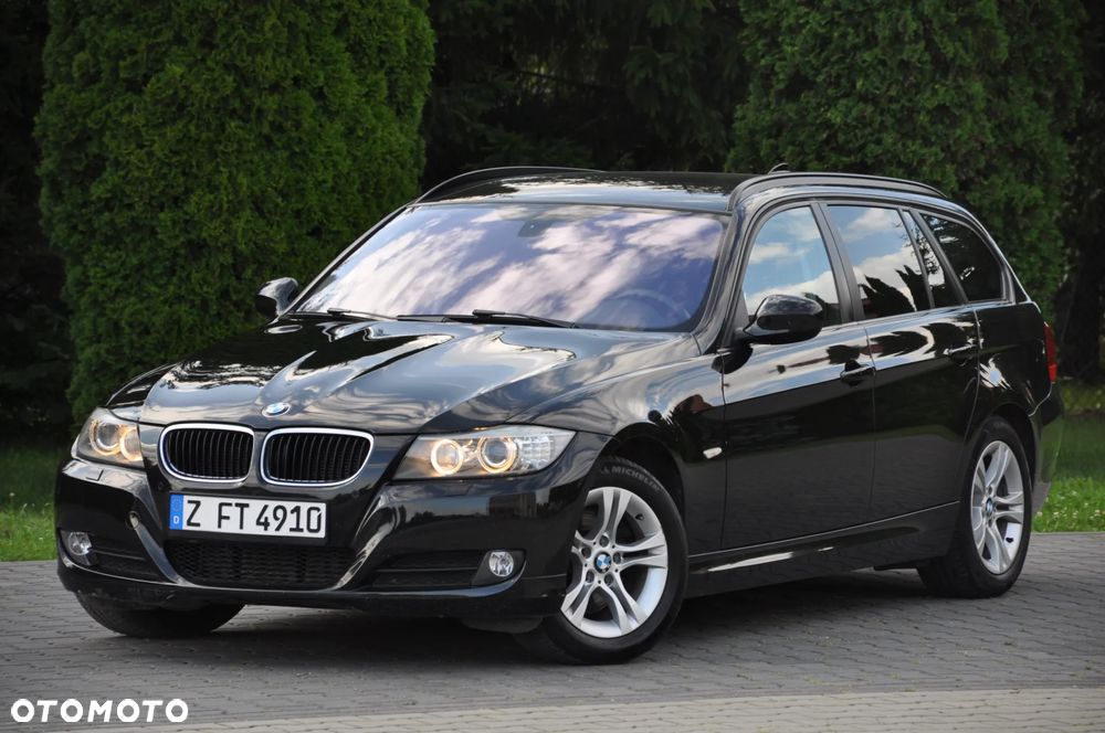BMW Seria 3 320d Touring xDrive Sport Line