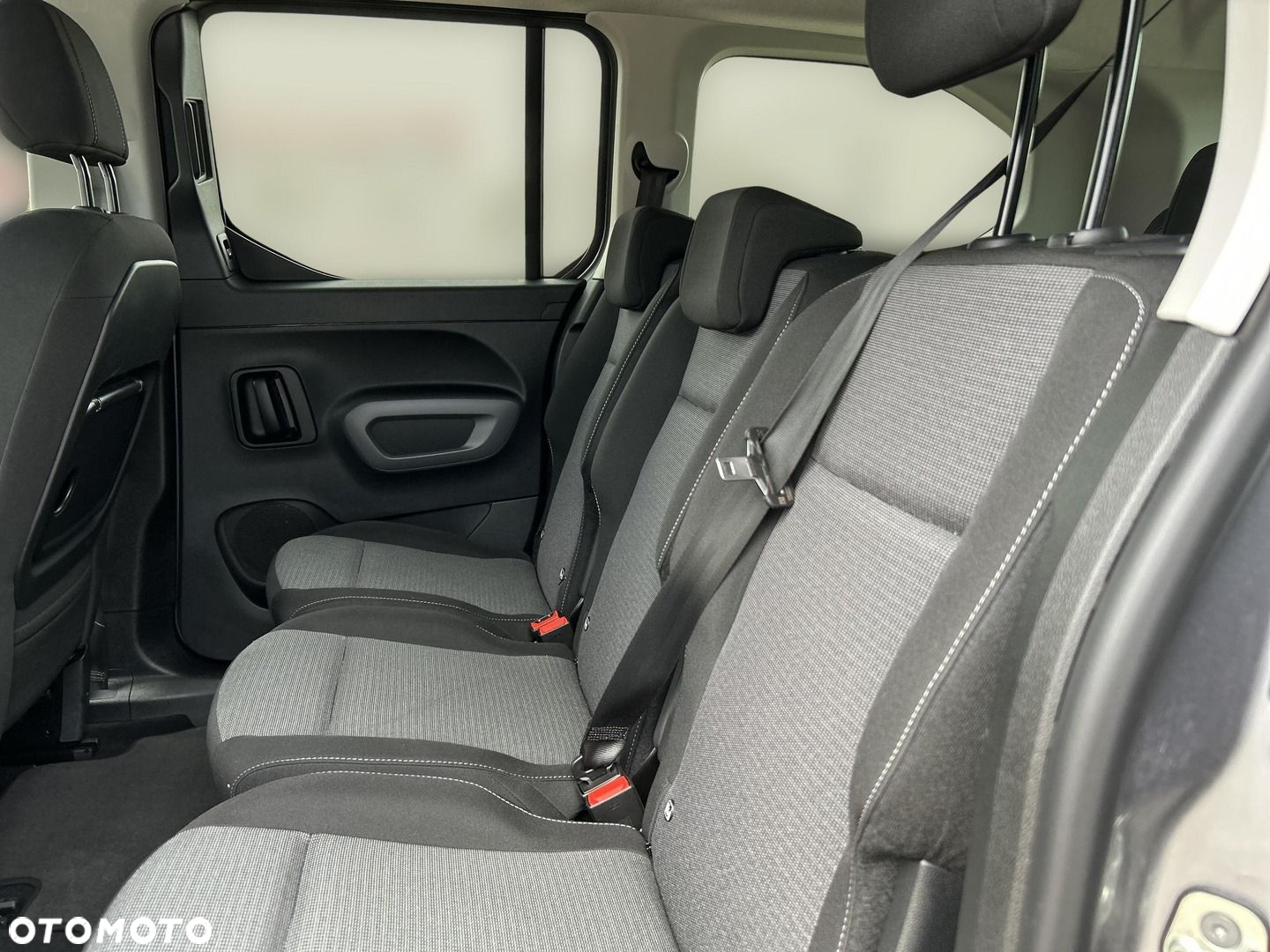 Toyota Proace City Verso Long 1.5 D-4D Family - 12